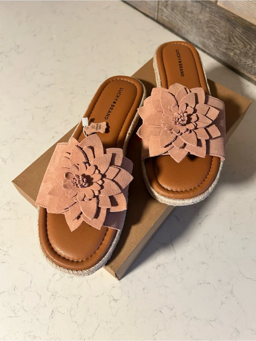NIB🍀 Lucky Brand Pinita Suede Leather Flower Slide Sandals in Bellini - Picture 11 of 14